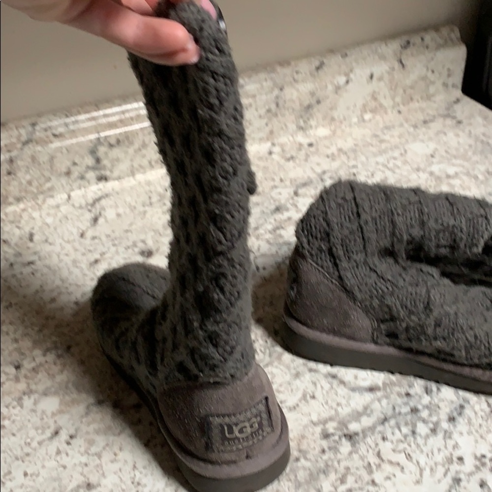 Uggs - Picture 4 of 7